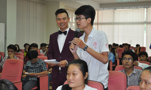 Giao[-]lưu[-]phát[-]động[-]Giải[-]thưởng[-]Nhân[-]tài[-]Đất[-]Việt[-]2015[-]tại[-]TP[-]HCM